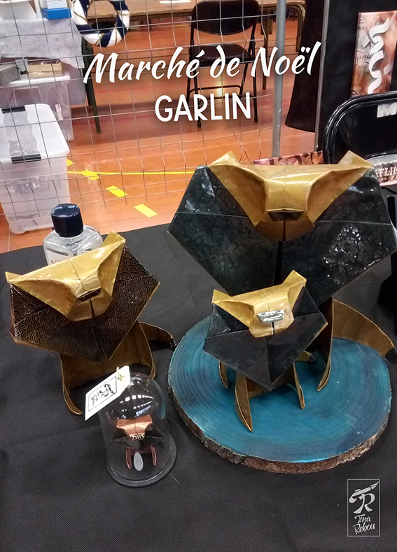 Ensemble Lions origami sur socle en bois et sous cloche 
