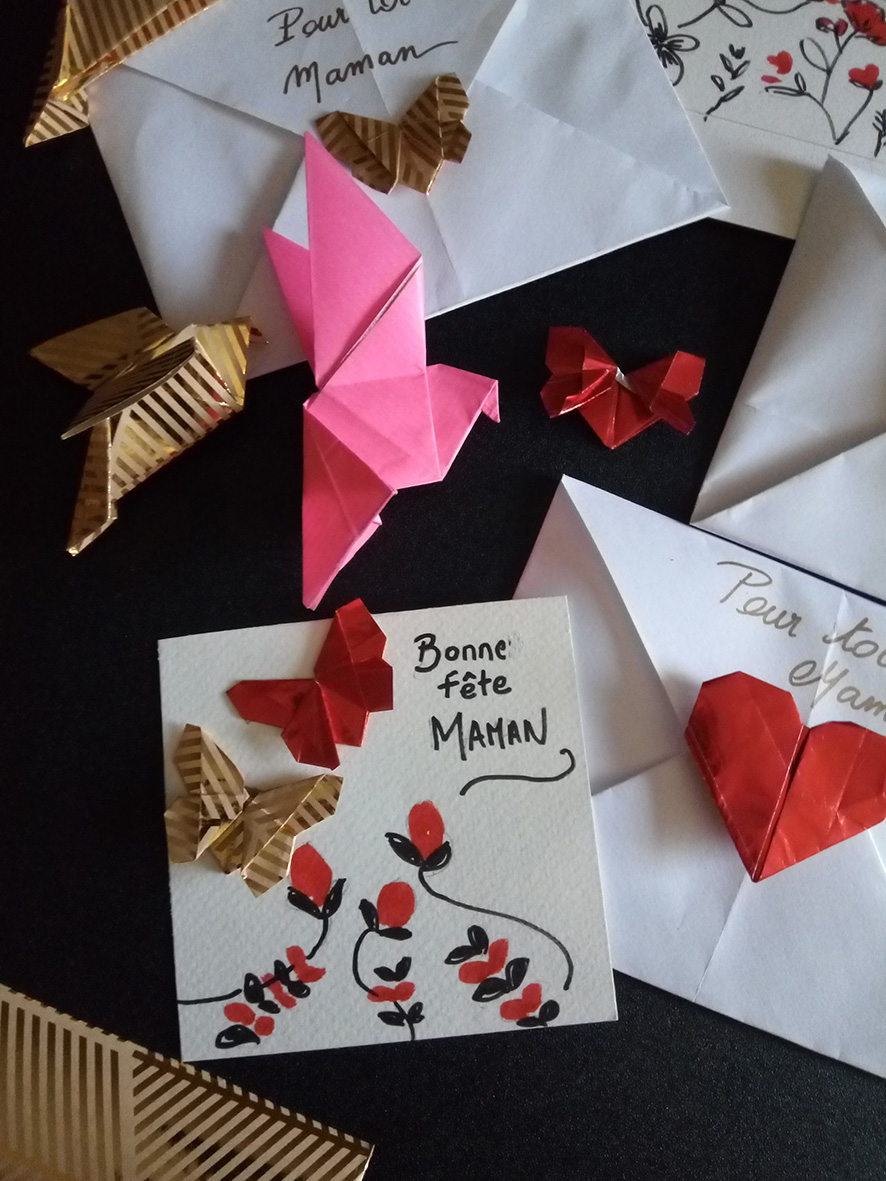 Origamis et  dessin Fête des mères